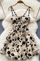 Minikleid mit Blumendruck, elegantes rückenfreies Kleid mit Spitzenträgern
